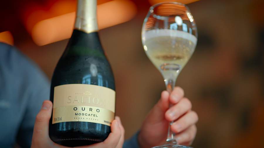 Metamorfose Filmes/Divulgação Salton Ouro Moscatel