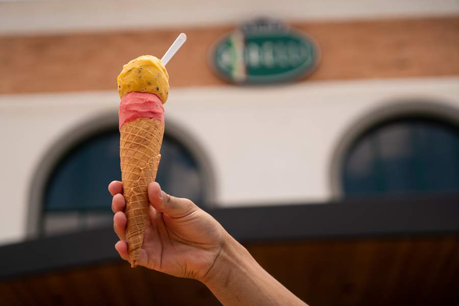 Borelli chega em Ubatuba com distribui&ccedil;&atilde;o gratuita de gelato na inaugura&ccedil;&atilde;o
