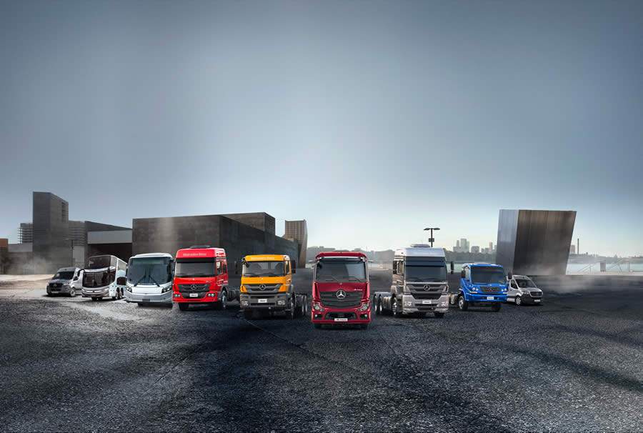 Showroom Virtual da Mercedes-Benz chega a 1,3 milh&atilde;o de visitas em seu primeiro ano