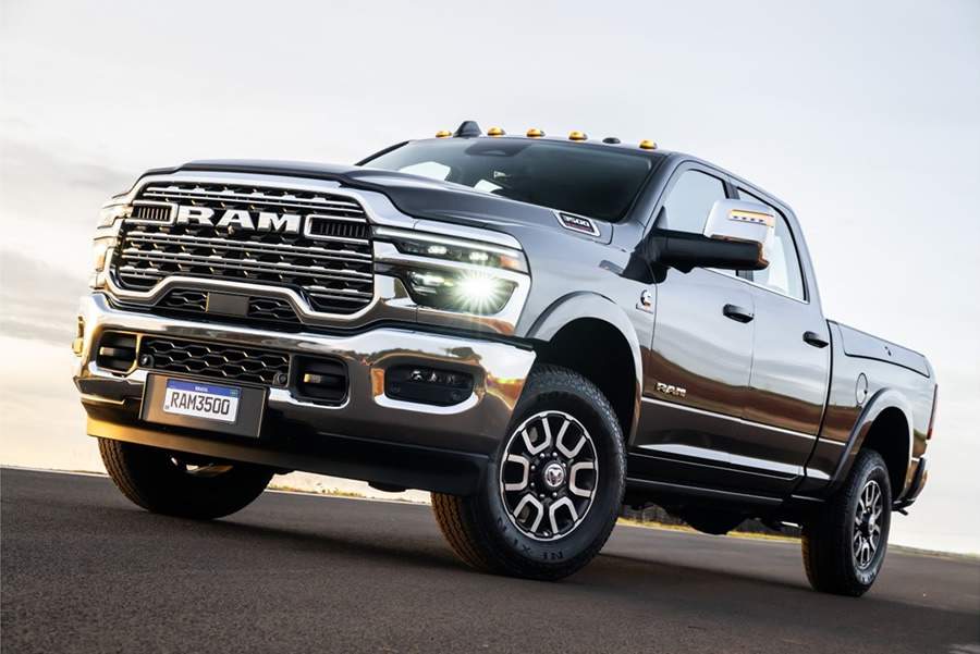 Novas Ram 2500 e 3500 chegam ao mercado para elevar a referência entre as picapes