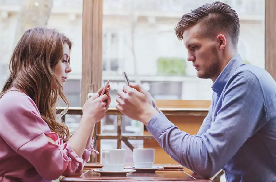 Falta de comunica&ccedil;&atilde;o no Relacionamento - Reprodu&ccedil;&atilde;o de Internet