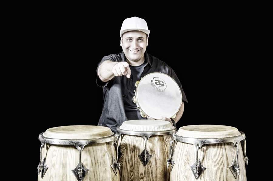 Percussionista, produtor musical e apresentador, Julio Cesar - Divulgação