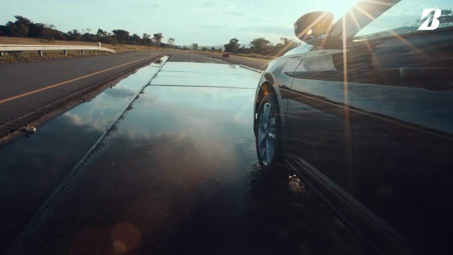 Vai viajar? Bridgestone refor&ccedil;a dicas de seguran&ccedil;a e ensina quando trocar o pneu do carro