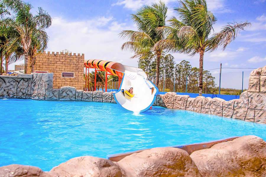 Foto por divulga&ccedil;&atilde;o / Castelo Park Aqu&aacute;tico - Descida Radical