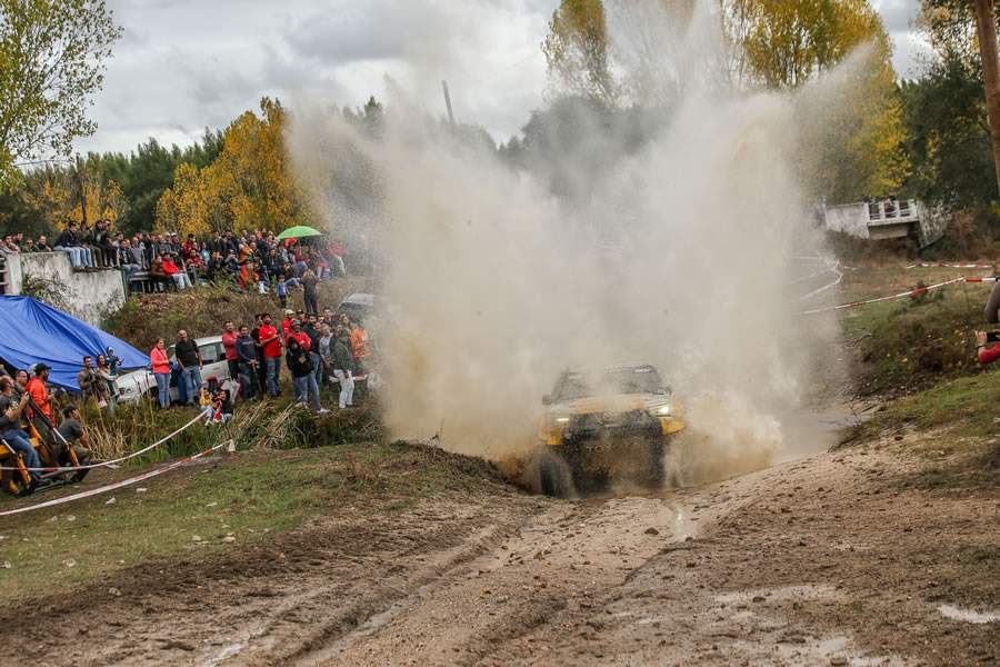 Marcos Baumgart e Kleber Cincea acabaram logo atr&aacute;s em sexto - (Ricardo Leizer/FOTOP)