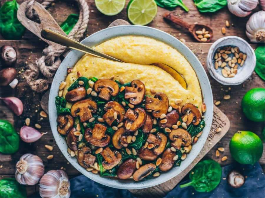 Polenta Vegana é opção saudável para servir na Páscoa