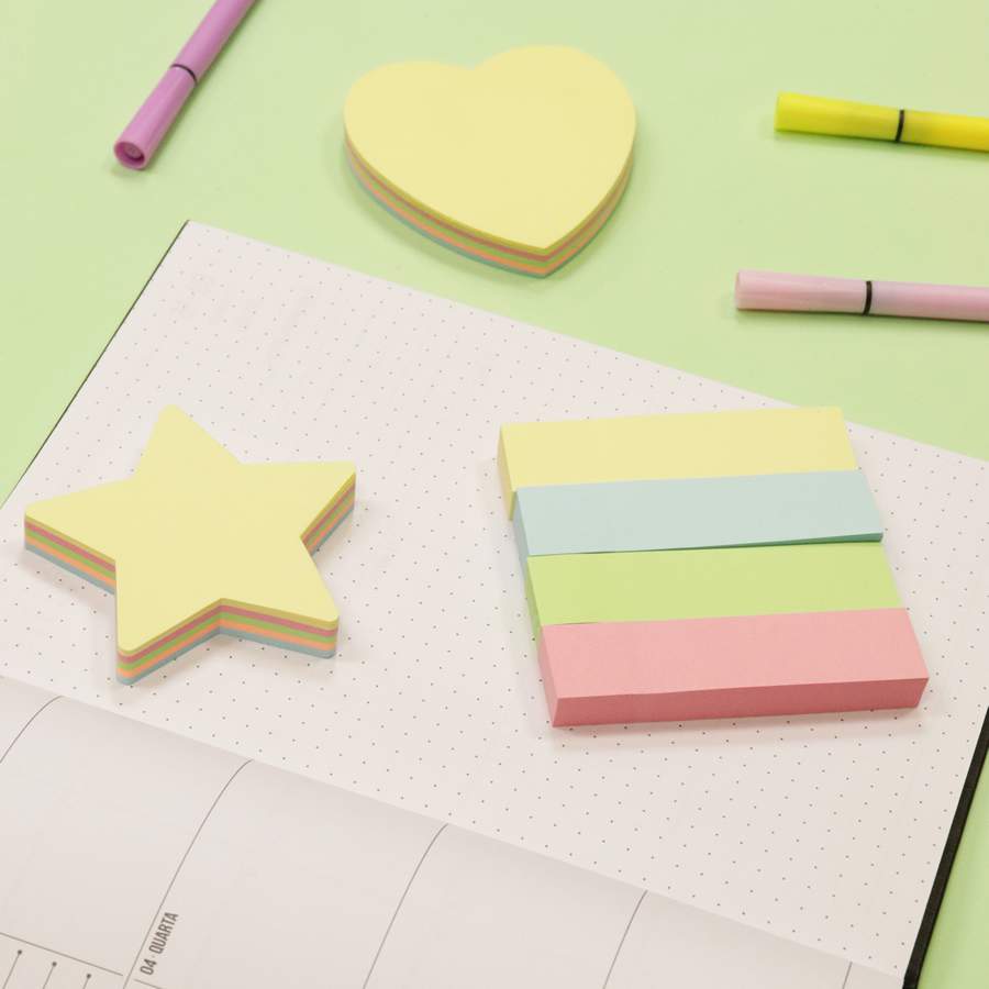 Os Smart Notes da BRW organizam os estudos com cores e formatos divertidos, sem pesar no or&ccedil;amento - Cr&eacute;dito: divulga&ccedil;&atilde;o/BRW Suprimentos