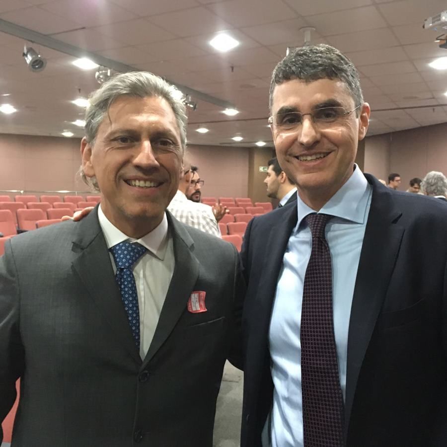 Amilcar Vianna (E) com Marcelo Blay, presidente da Minuto Seguro