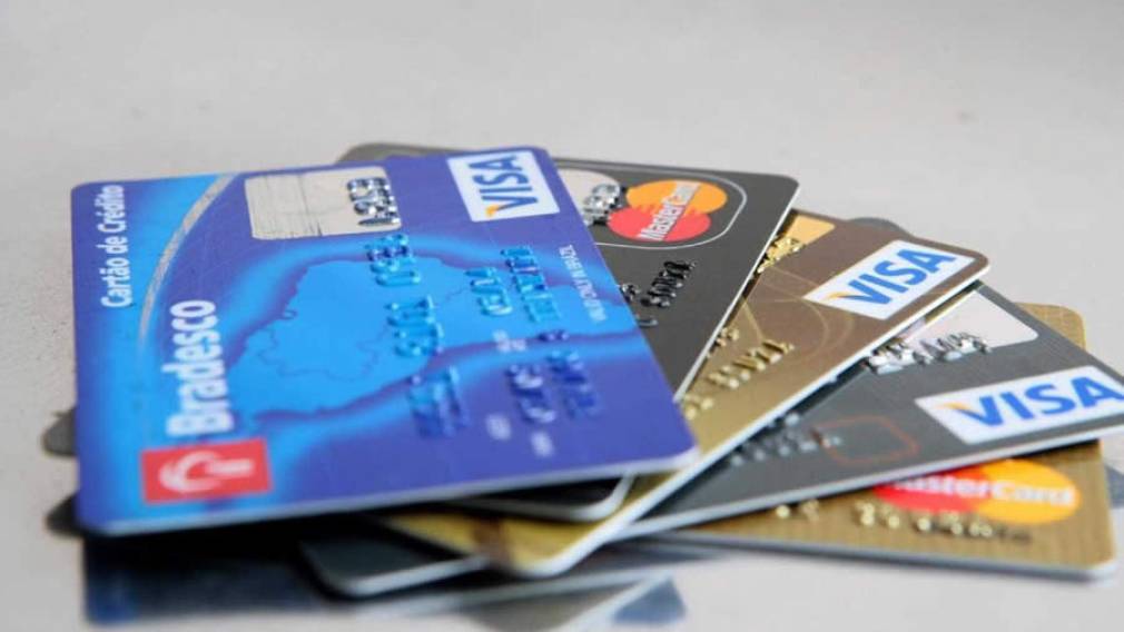 Cartões de crédito: saiba quais as práticas abusivas mais praticadas