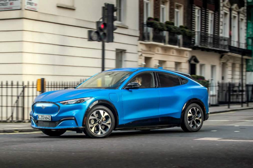 Ford estreia nova linha de elétricos na Europa com o Mustang Mach-E
