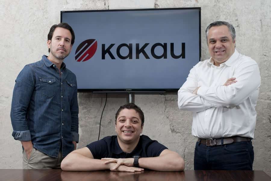 Da esquerda para direita: Marcelo Torres, Diogo Russo, s&oacute;cios-diretores da Kakau, e Henrique Volpi, CEO da Kakau Seguros