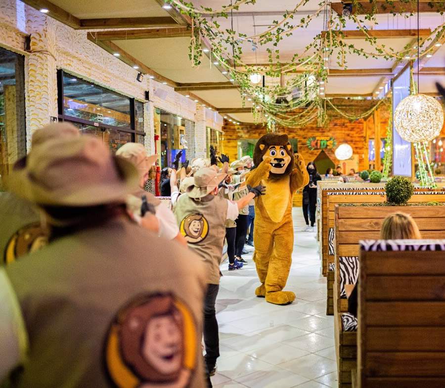 Rede de lanchonete Mundo Animal oferece 50 vagas de emprego em Santo André