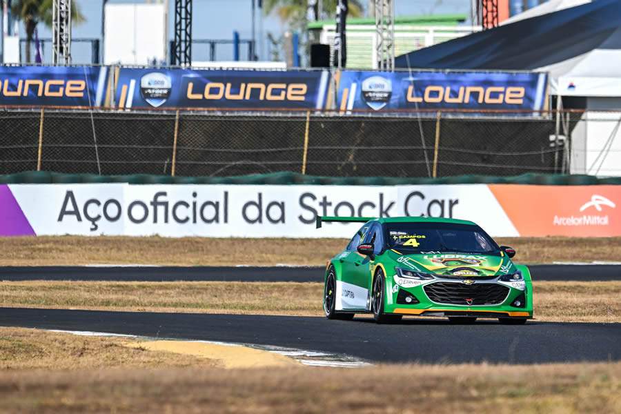 Julio Campos de volta &agrave; lideran&ccedil;a: paranaense viveu jornada positiva em Goi&acirc;nia (Duda Bairros/Stock Car)