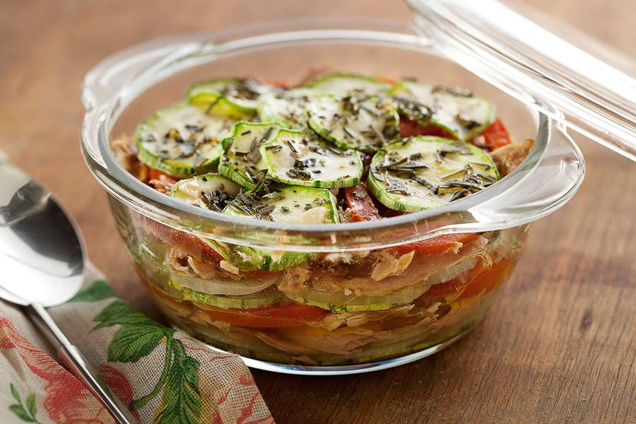 Gomes da Costa: Raio de sol com sardinha, Ensopado Mediterrâneo com Atum e Salada de Palmito e Radicchio ao Creme de Atum