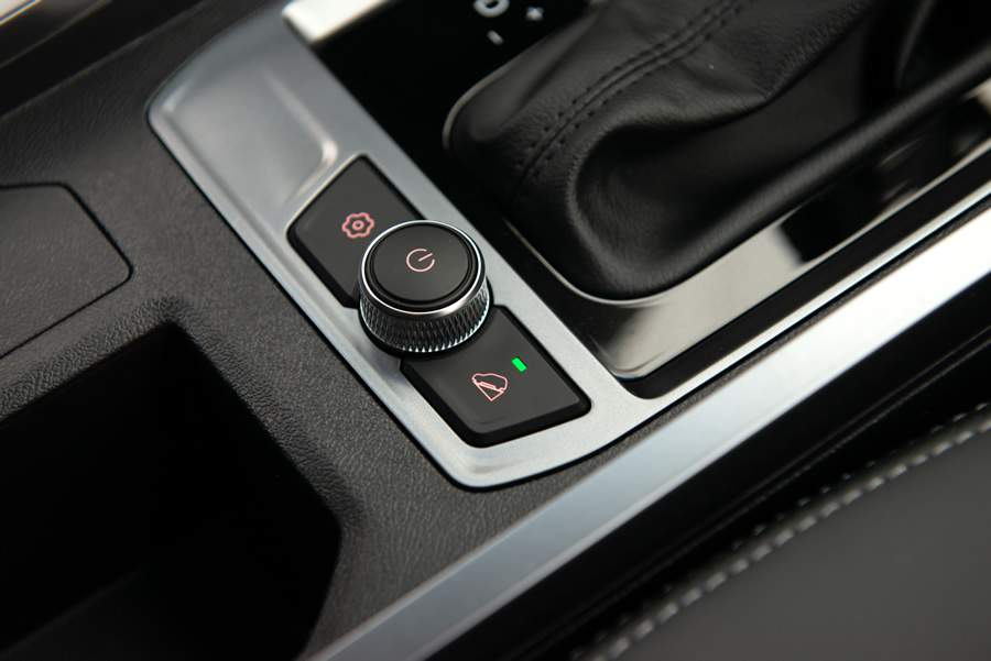 O Tiggo 3x Turbo possui itens &uacute;nicos na categoria como o assistente de descida