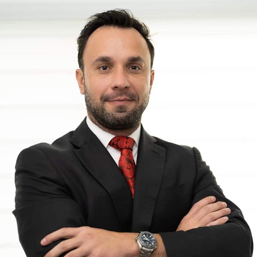 Compromisso e aperfeiçoamento