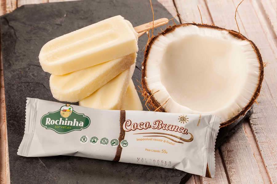 Sabor de Praia: Picol&eacute; Coco Branco &eacute; um dos mais tradicionais da Sorvetes Rochinha - Divulga&ccedil;&atilde;o/Sorvetes Rochinha