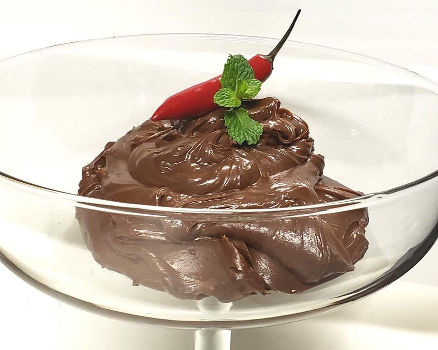 Brigadeiro Gourmet com Pimenta Vermelha e Perfume Cítrico - Henrique Escabia para Sabor das Índias