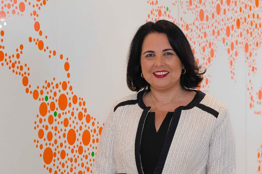 Claudia Brito - diretora comercial da APRIL Brasil Seguro Viagem