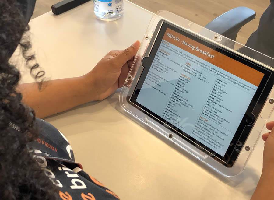 Aplicativo possibilita o ensino h&iacute;brido em escola de ingl&ecirc;s