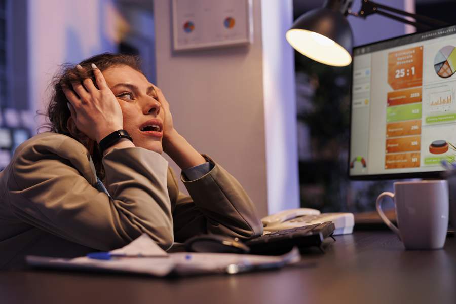 Ao sofrer com esses excessos, muitos l&iacute;deres apostam em mudan&ccedil;as externas como solu&ccedil;&atilde;o em vez do olhar para si mesmo - Freepik