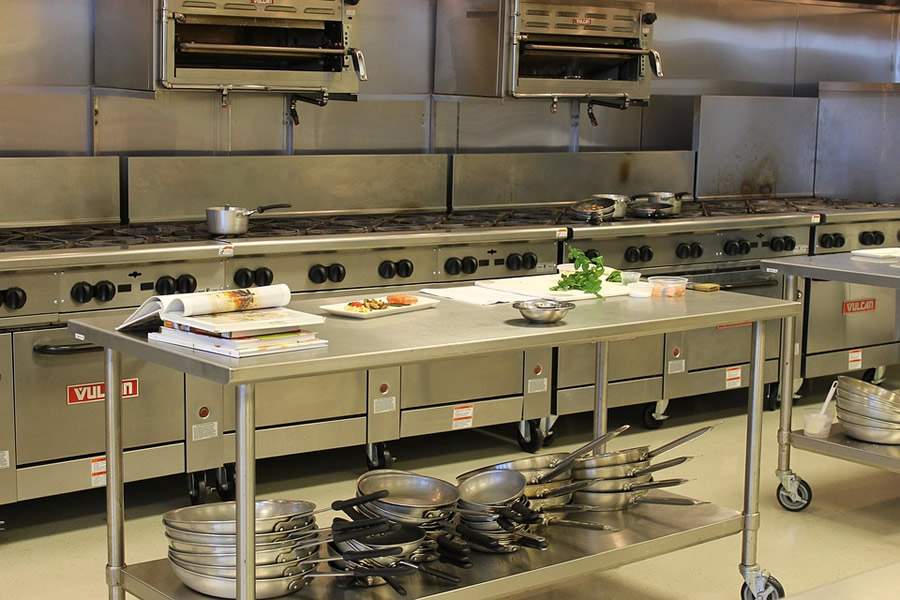 Como escolher o fogão industrial ideal para seu restaurante?