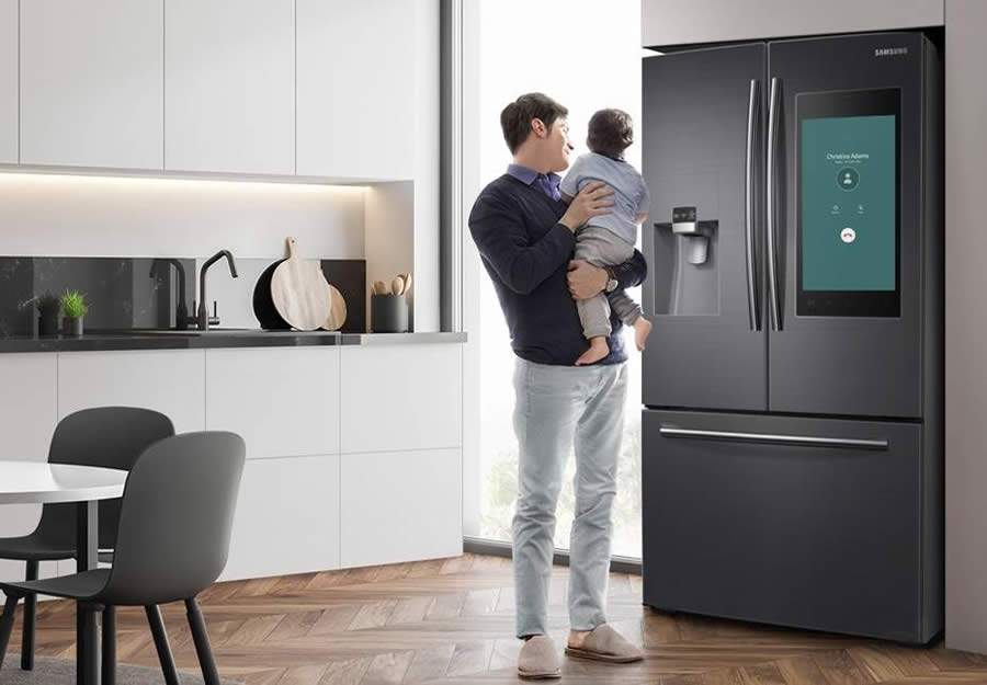 Conheça 5 recursos de conectividade presentes na sua geladeira Samsung
