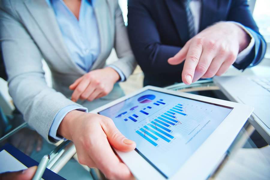 Pesquisa mostra que o Brasil &eacute; um pa&iacute;s empreendedor: pessoas investem tanto em neg&oacute;cios pr&oacute;prios quanto de terceiros. - Banco de Imagem Canva