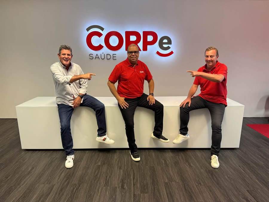 Foto: Alexandre Coelho é recebido por Dirceu Canal (à direita) e Claudio Pardal