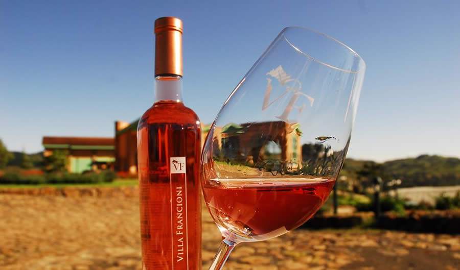 Outubro Rosa marca a chegada de vinhos e espumantes ros&eacute;s