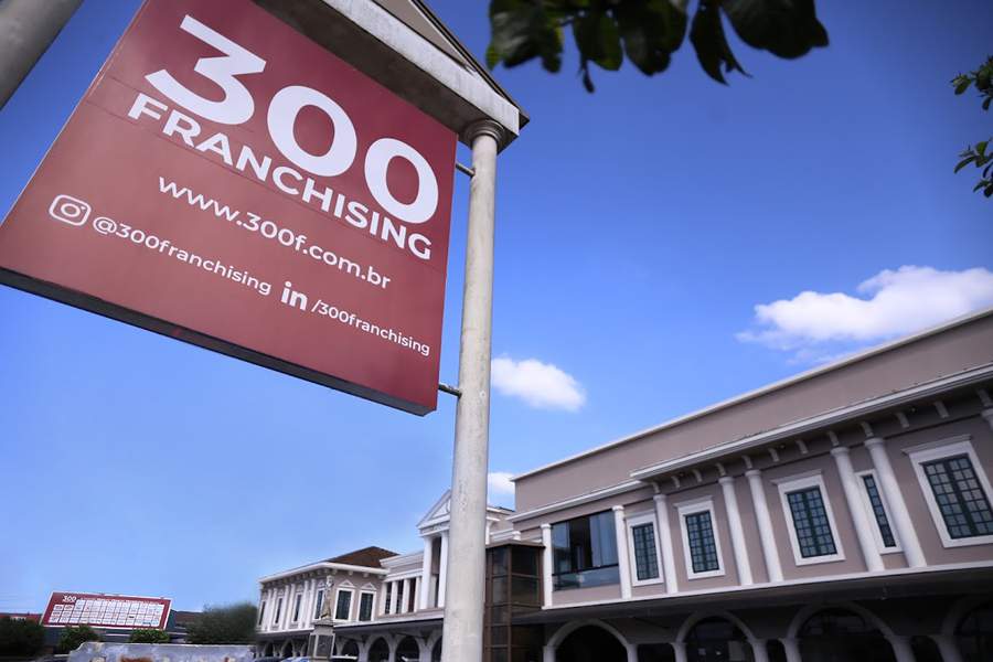 300 Franchising oferece mais de 100 vagas de emprego em várias áreas; saiba como se candidatar