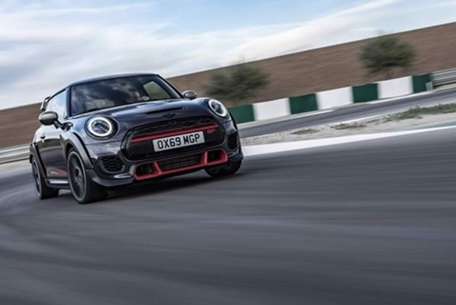 MINI anuncia pré-venda do John Cooper Works GP no Brasil