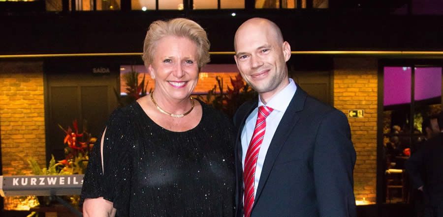 Legenda da Foto: Margo Black e Mathias Jungen.