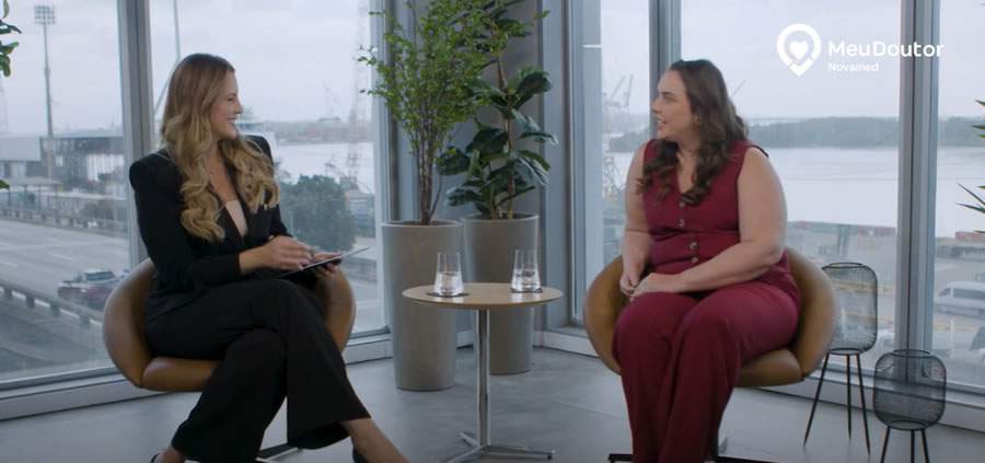 A Dra. Paula Galvão (à direita) conversou com a apresentadora Jéssica Leão sobre importantes temas da saúde feminina