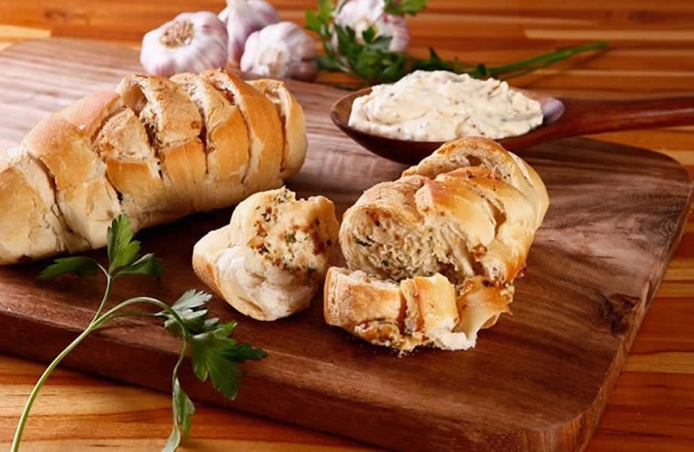 Hellmanns’s apresenta receitas para fazer um churrasco completo e saboroso: Pão de alho