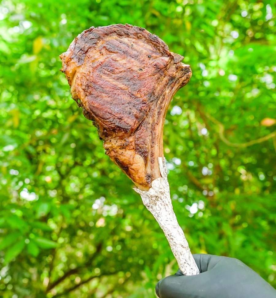 Paleta de Cordeiro assada no forno com molho de hortelã por World Steak