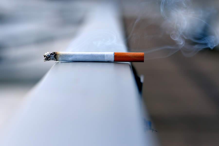 Uso de cigarros pode causar doença que leva à amputação de membros