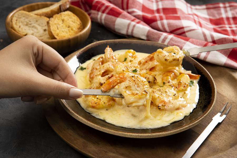 Dip de camarão com Queijo Emmental Tirolez para servir com torrada - Divulgação Tirolez