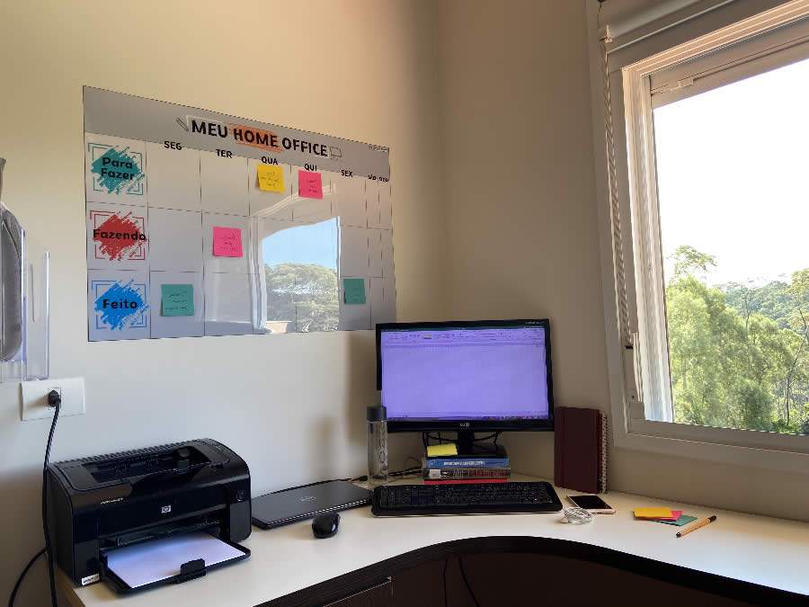 O quadro pode ser fixado em v&aacute;rios tipos de superf&iacute;cie. - Isoflex