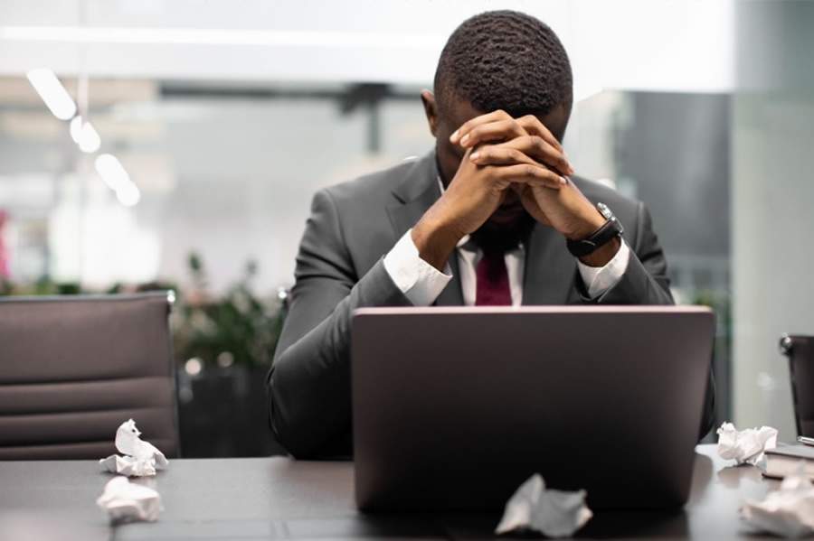 Sa&uacute;de mental no trabalho: dicas para manter o equil&iacute;brio no Dia do Trabalho