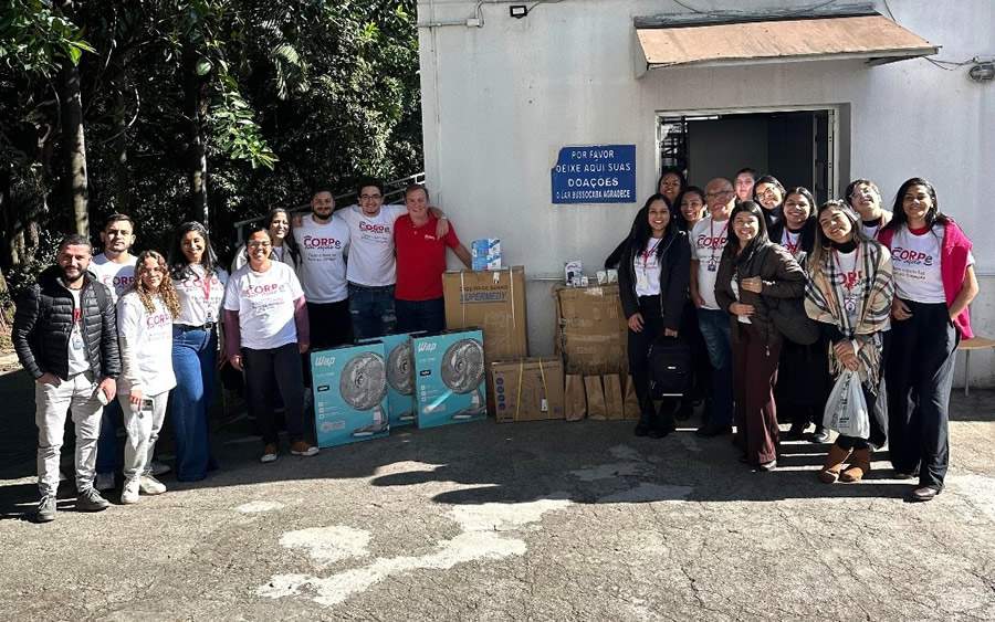 Foto: Visita ao lar de idosos