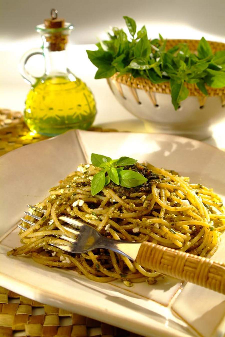 Espaguete ao Pesto - Marca Adria - Divulgação