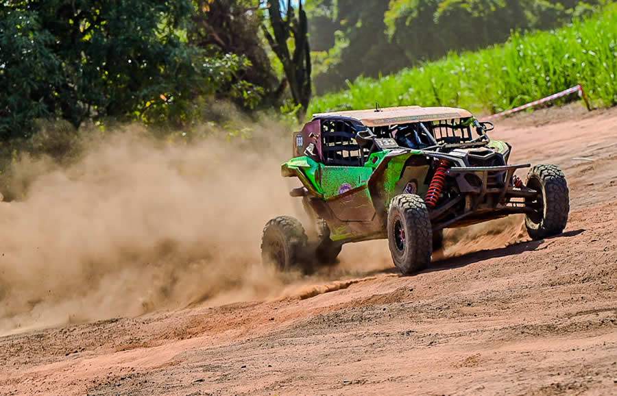 Como na v&eacute;spera, percurso t&eacute;cnico exigiu habilidade dos pilotos (Nelson Jr. / PhotoAction)
