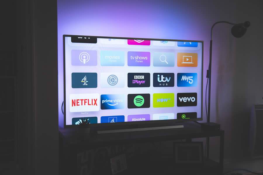 Entenda a import&acirc;ncia de se proteger de v&iacute;rus na Smart TV