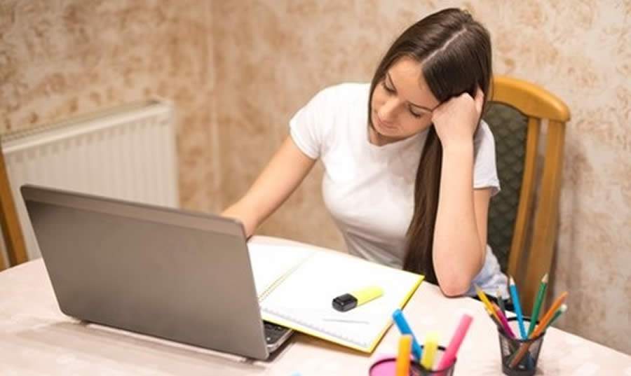 Ensino M&eacute;dio na pandemia: sem experi&ecirc;ncias presenciais, jovens podem ficar desmotivados