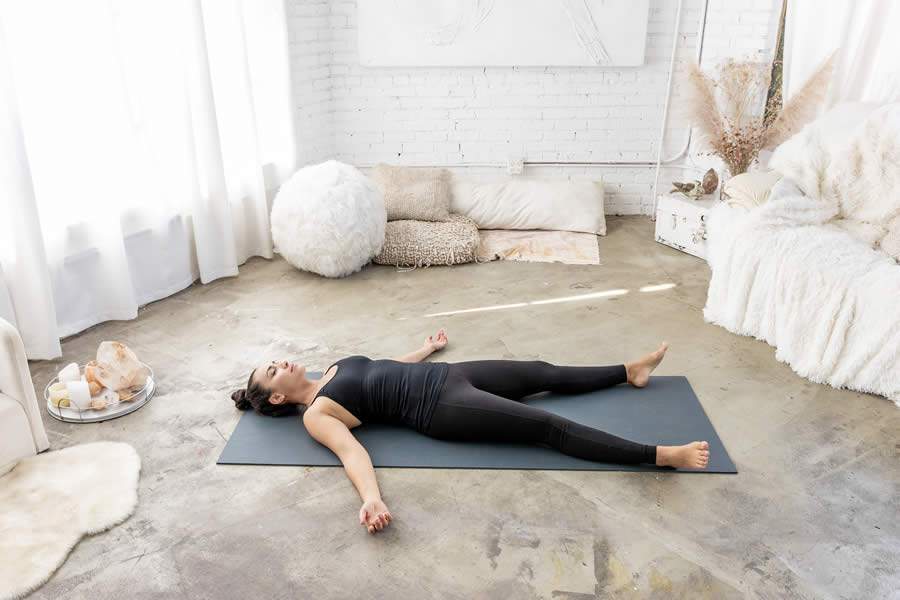 O Poder da Savasana: Como o Descanso Pode Beneficiar Qualquer Tipo de Treino