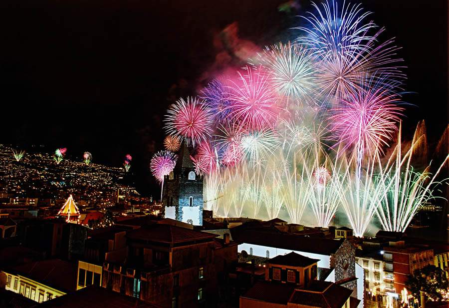 Queima de Fogos de Artifício - Réveillon Ilha da Madeira - Crédito Turismo da Madeira