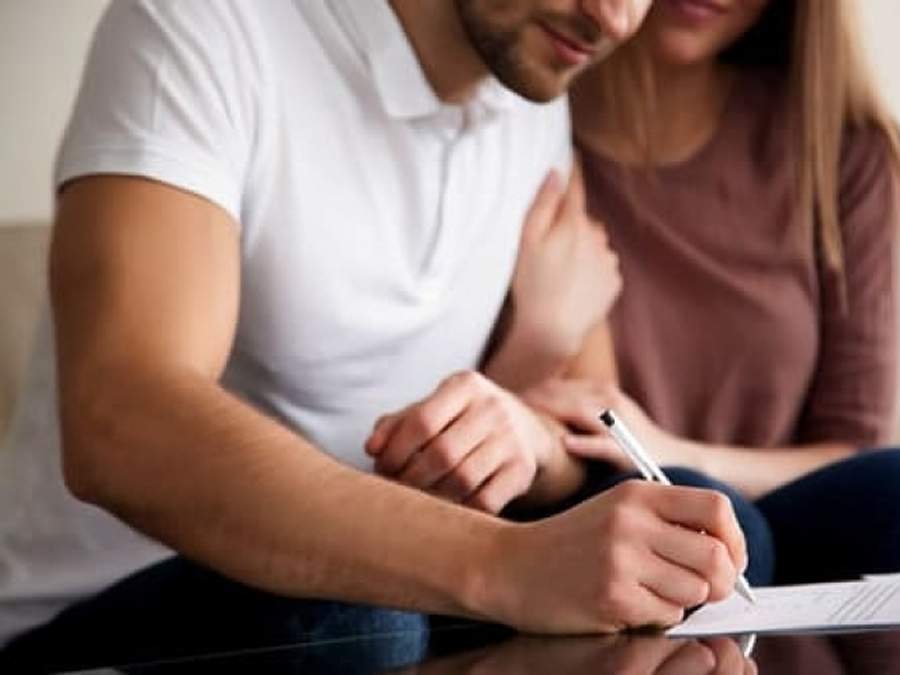 Contrato pr&eacute; namoro? Se essa moda pega... - Reprodu&ccedil;&atilde;o Internet