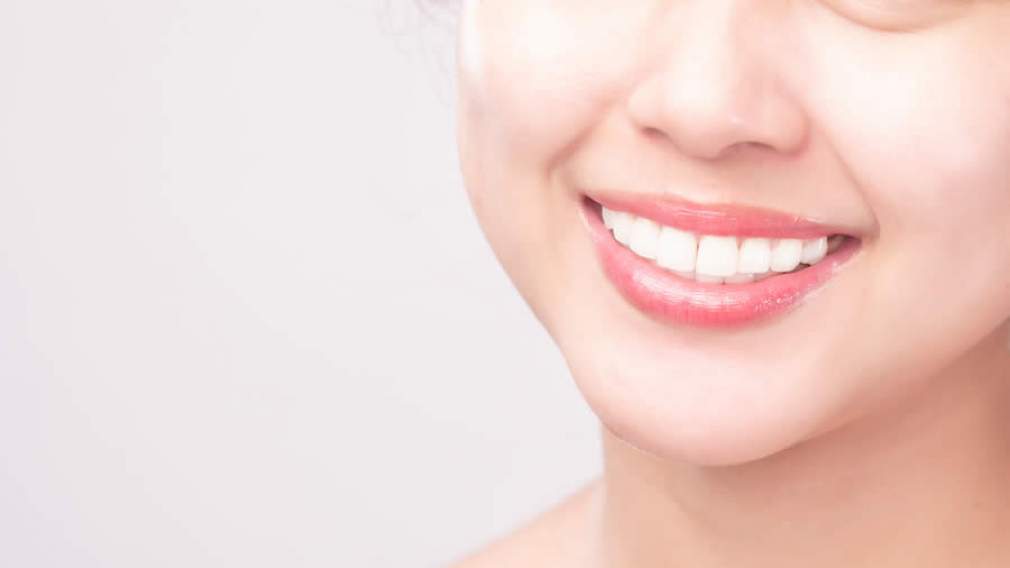 Solução permite um sorriso perfeito sem procedimentos demorados e dolorosos - Créditos: Envato Imagens