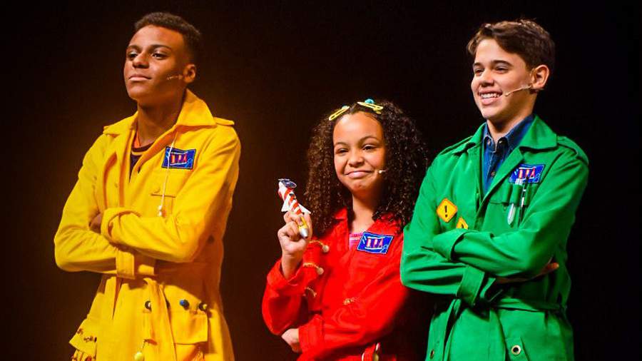 DETETIVES MAX, MEL E ZECA - SAMUEL MINERVINO, EMILLY PUPIM E STEFANO AGOSTINI - CRÉDITO RENATA SPINELLI